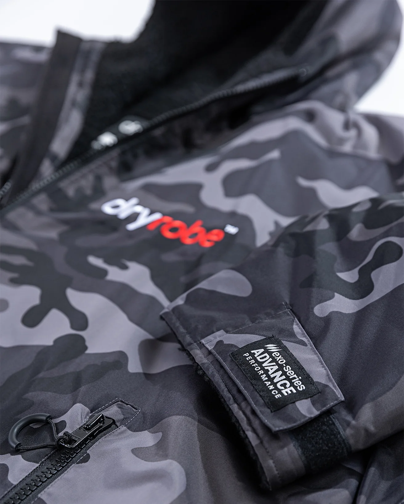 Black Camo Advance Changing Robe - Image 16