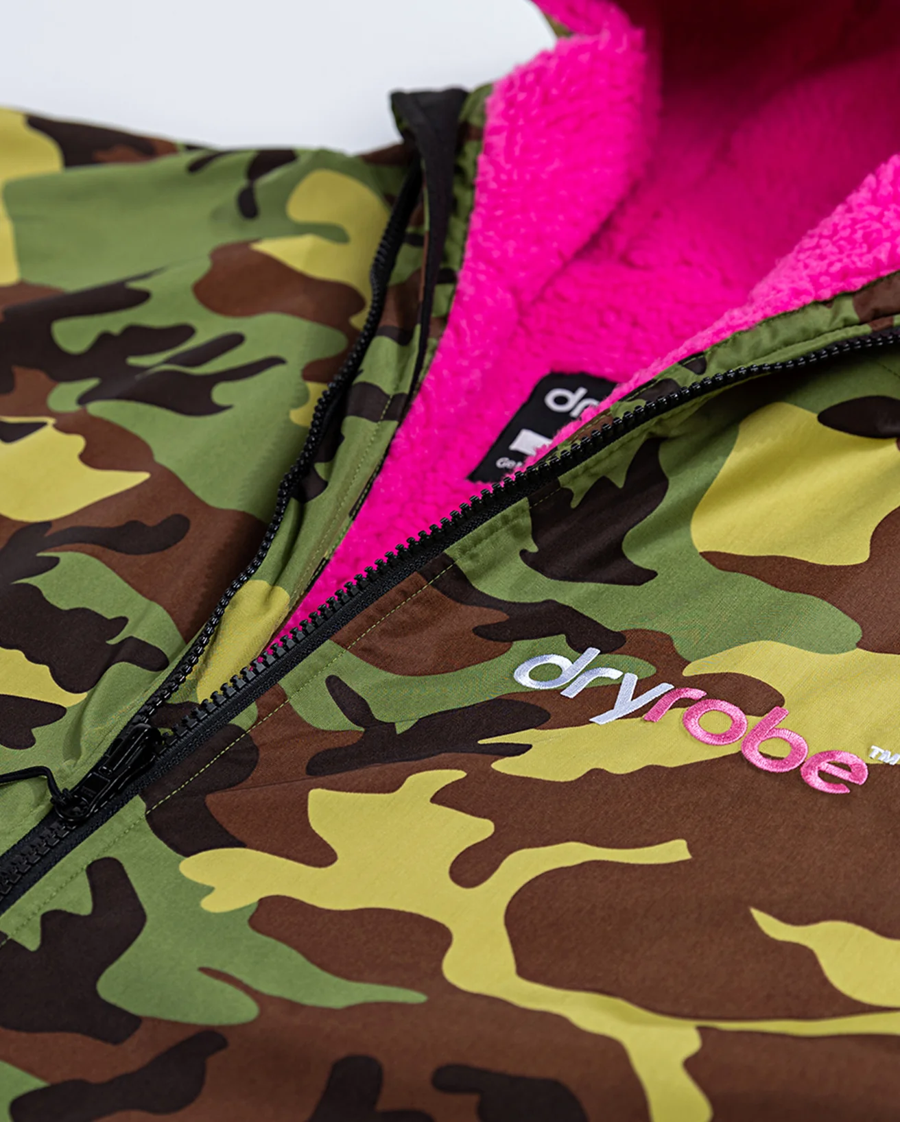 Camo Pink Advance Changing Robe - Image 9